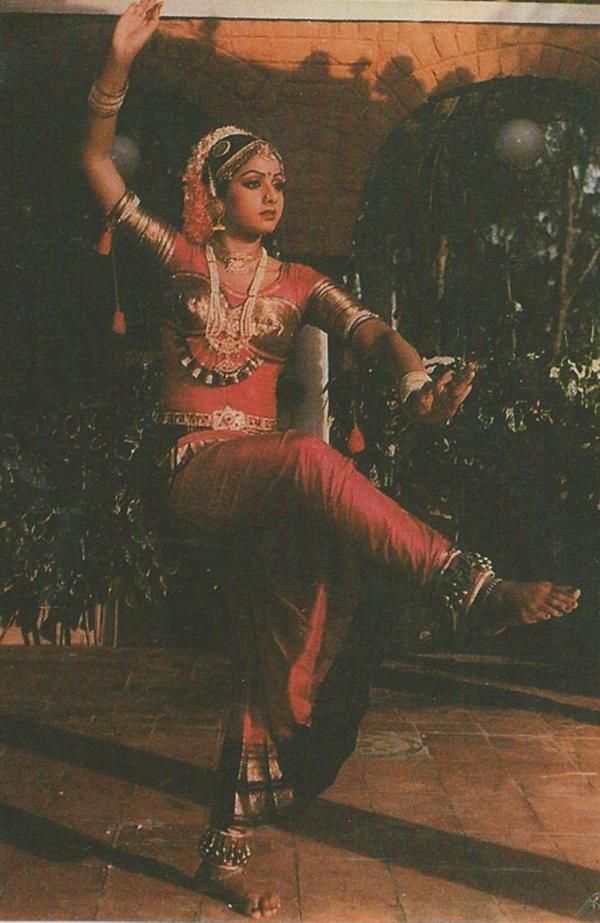 How did bollywood dance start