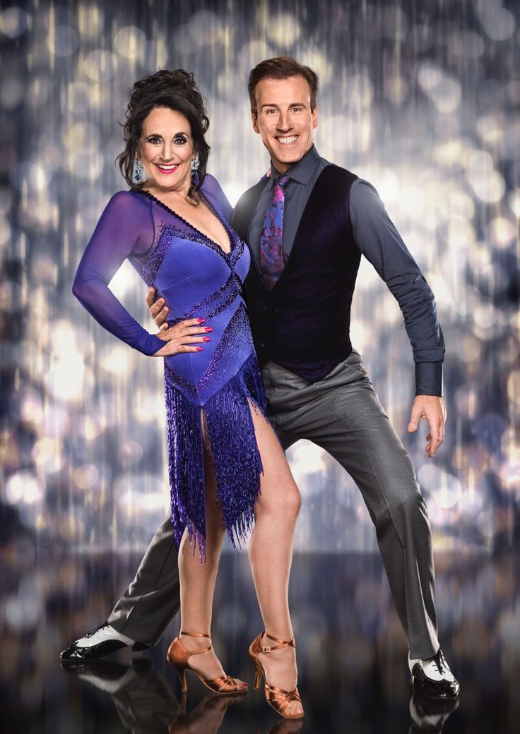 How much do strictly professional dancers earn