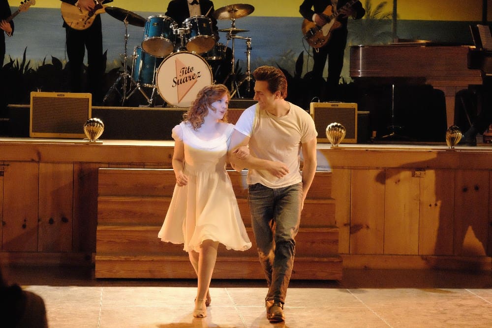 How old is johnny castle in the movie dirty dancing